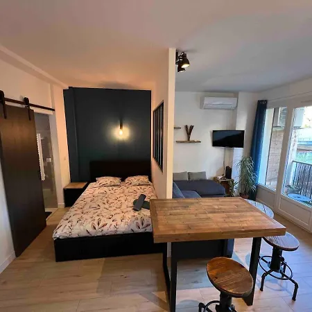 Flc - Charming Parking - 4 Guests Apartment